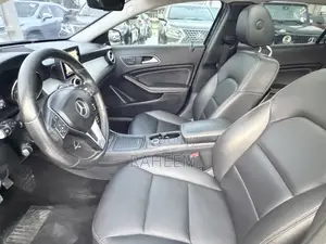 Mercedes-Benz GLA 250 2015 Black