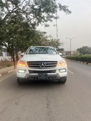 Mercedes-Benz M Class ML350 4dr SUV (3.5L 6cyl 7A) 2015 White