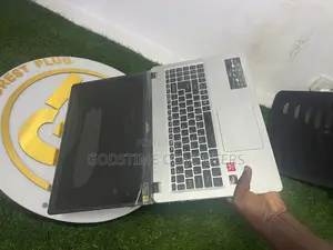Laptop Acer Aspire 5 8GB AMD Ryzen 3 HDD+SSD 700GB