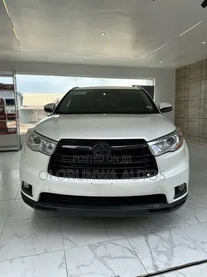 Toyota Highlander XLE V6 4x4 (3.5L 6cyl 6A) 2016 White