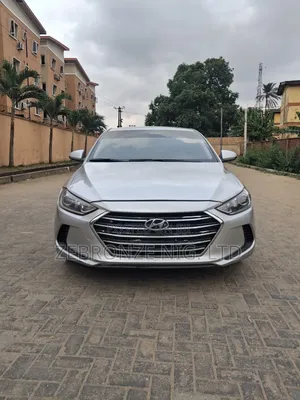 Hyundai Elantra SE Sedan FWD (1.8L 4cyl 6A) 2016 Silver
