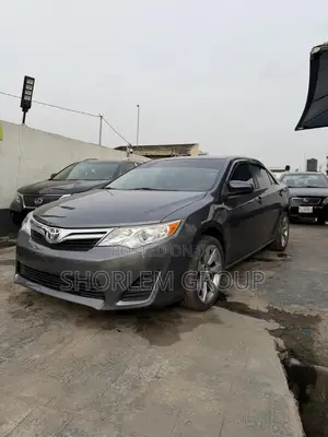 Toyota Camry LE 4dr Sedan (2.5L 4cyl 6A) 2013 Gray