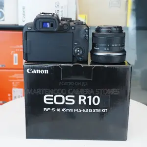 Canon Eos R10 With 18-45mm Lens