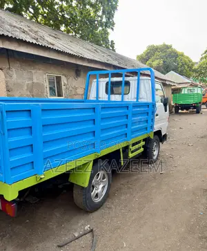 Toyota Dyna 100 (3y 2.4lr Petrol) Registered