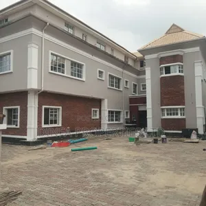 3bdrm Apartment in Admiralty Way, Lekki Phase 1 for rent