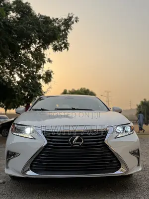 Lexus ES 350 FWD 2015 White
