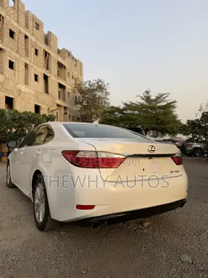 Lexus ES 350 FWD 2015 White