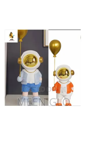 Astronaut Statue for Home and Offices
