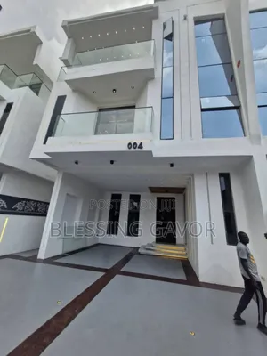 Luxury 4 Bedroom Semi Detach Duplex.