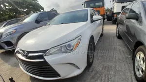 Toyota Camry LE 4dr Sedan (2.5L 4cyl 6A) 2017 White