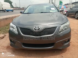 Toyota Camry SE V6 4dr Sedan (3.5L 6cyl 6AM) 2010 Gray