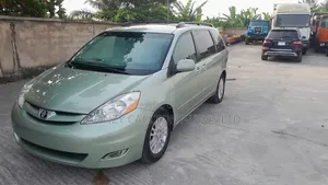 Toyota Sienna XLE AWD 2009 Green