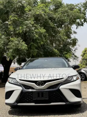 Toyota Camry XSE FWD (2.5L 4cyl 8AM) 2018 White