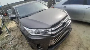 Toyota Highlander Limited 4dr SUV AWD (3.5L 6cyl 6A) 2015 Gray