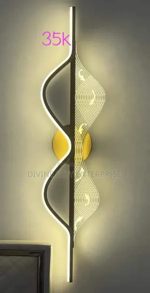 Modern Classic Wall Bracket