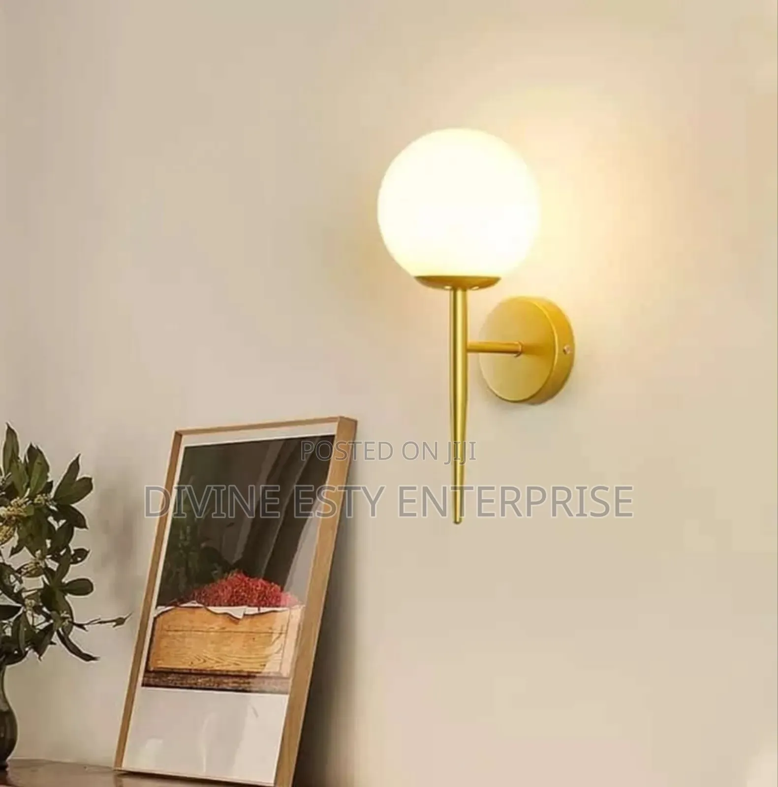 Modern Classic Wall Bracket