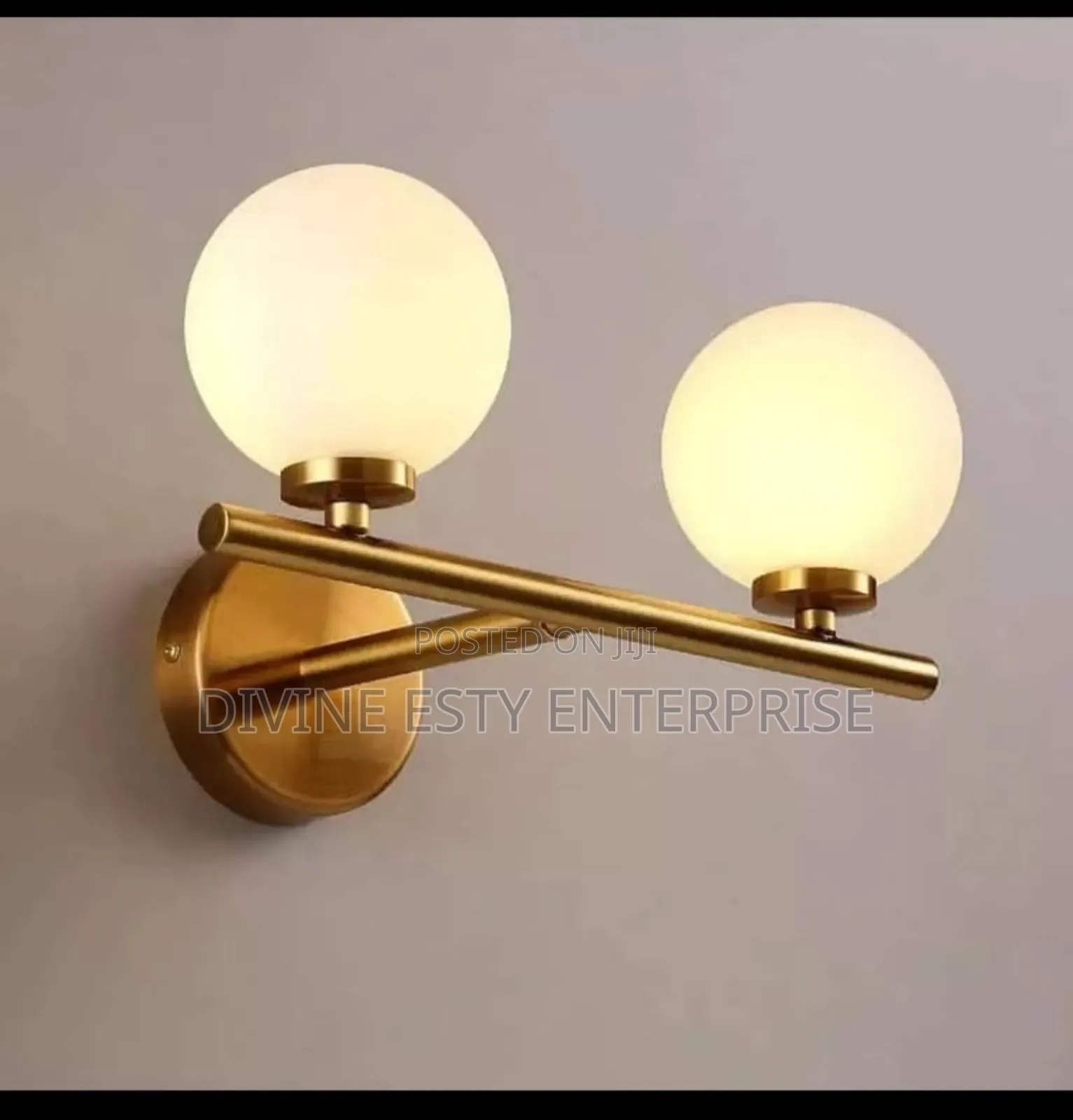 Modern Classic Wall Bracket