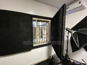 Soumdproof Wundows That Open and Close