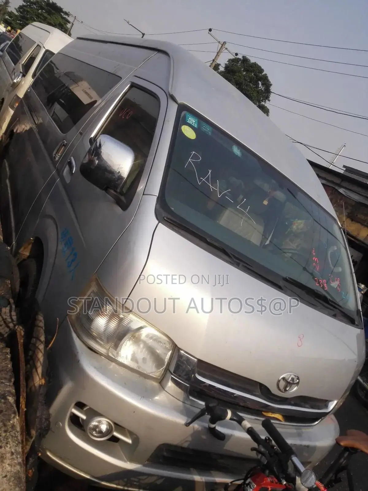 Toyota HiAce 2014 Silver