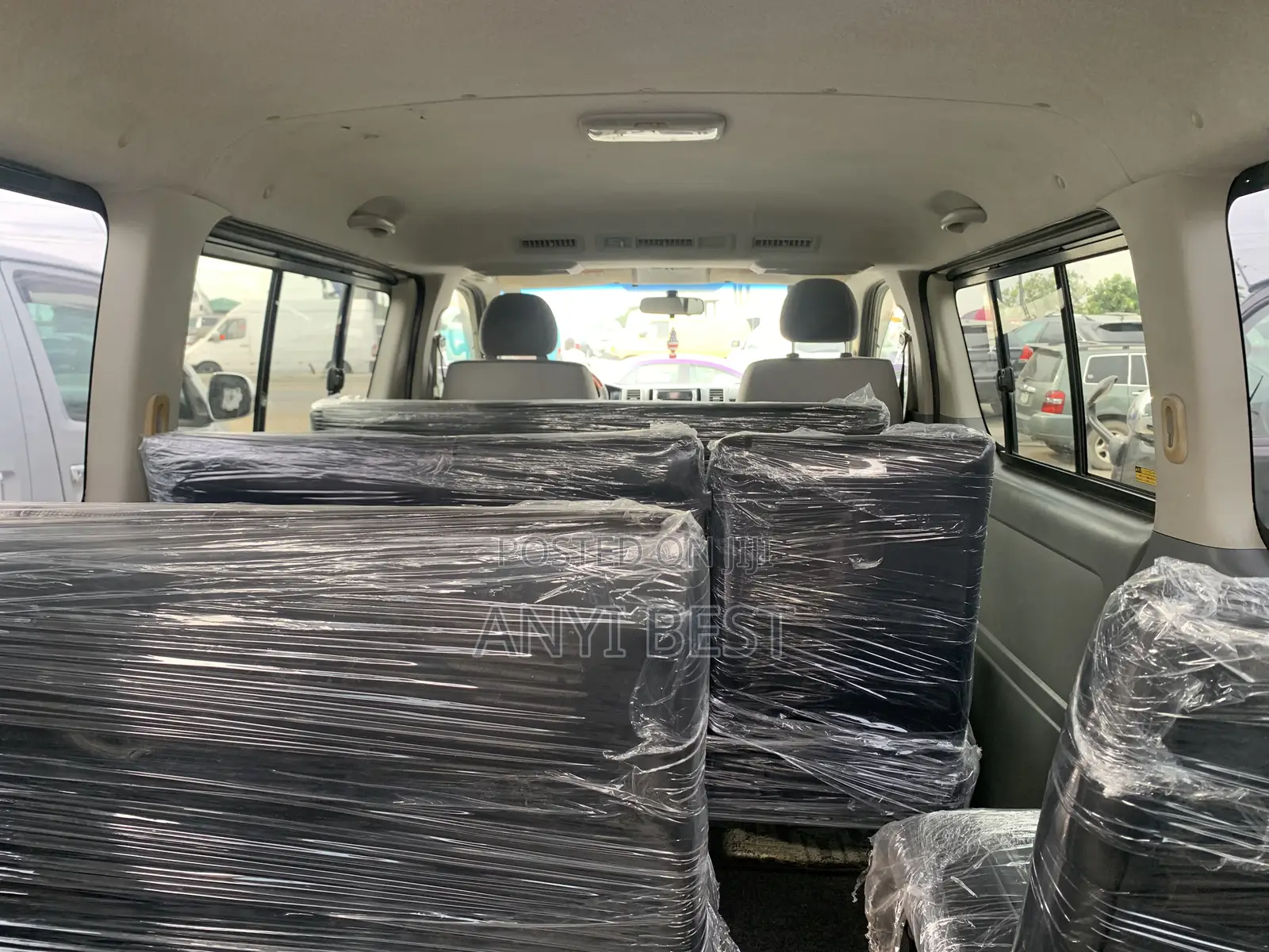 Toyota HiAce 2011 White