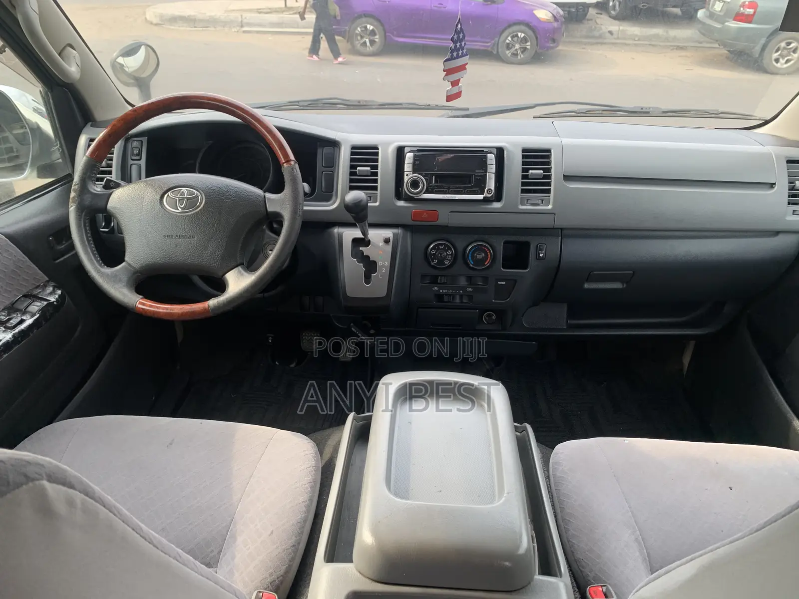 Toyota HiAce 2011 White