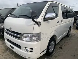 Toyota HiAce 2011 White