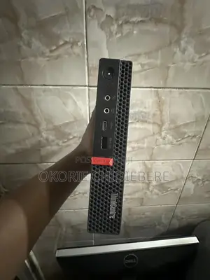 Desktop Computer Lenovo ThinkCentre M720 8GB Intel Core i5 SSD 256GB