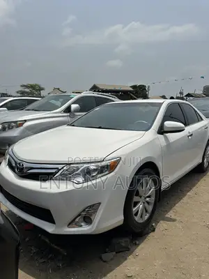 Toyota Camry LE 4dr Sedan (2.5L 4cyl 6A) 2013 White