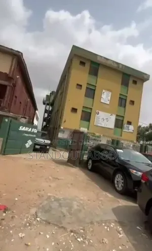 3bdrm Block of Flats in Ijaiye Ojokoro Lagos, Alagbado for sale