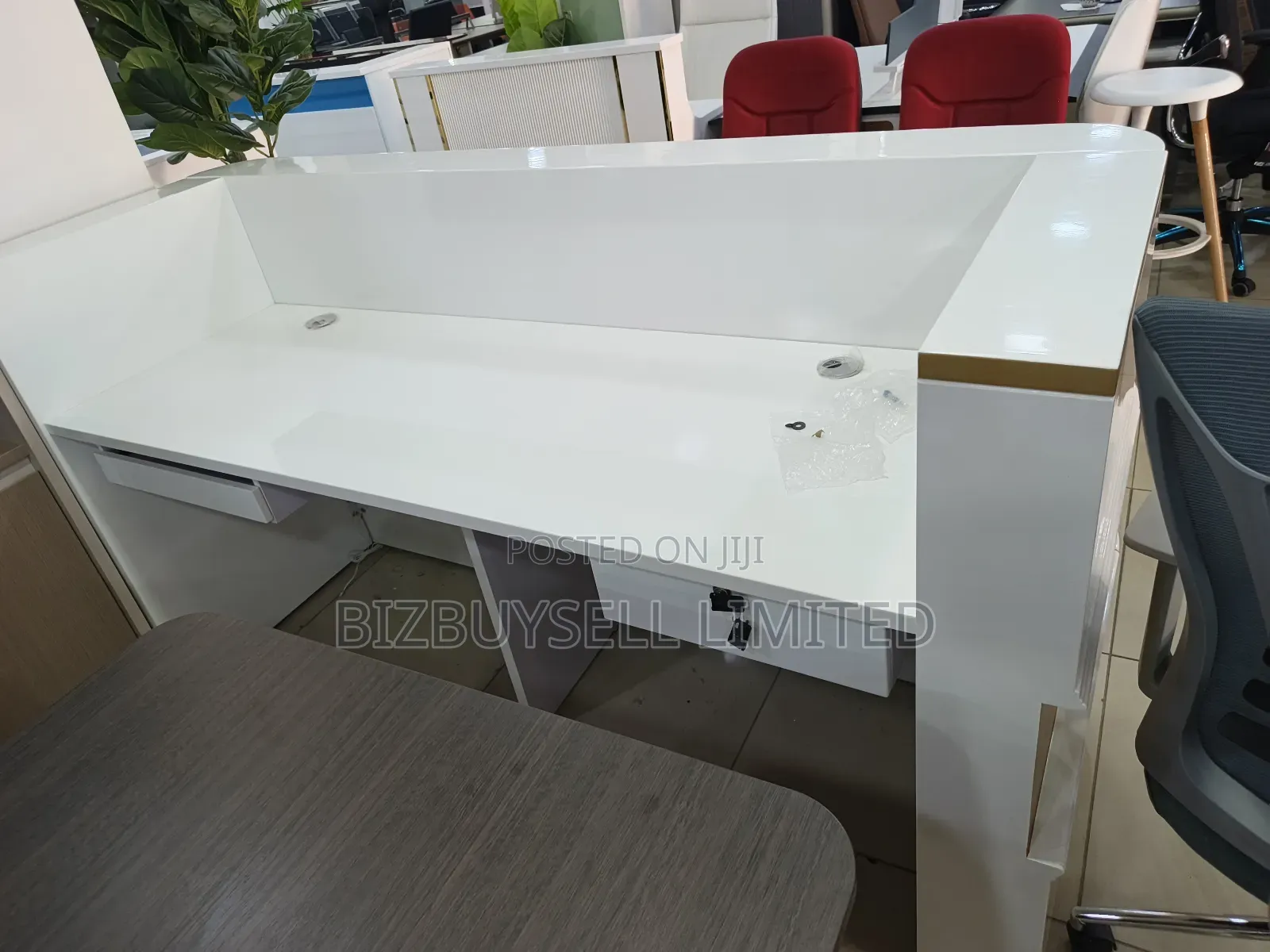 2 Seaters Executive Receptionist Table.