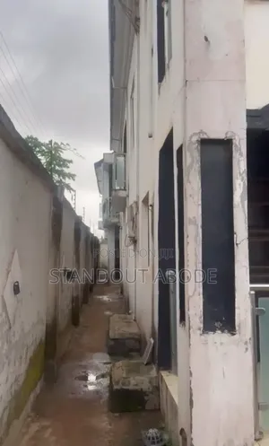 4bdrm Duplex in Off Aparadija Road for sale