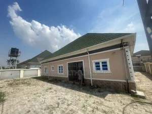 4bdrm Bungalow in Sabon Lugbe for sale