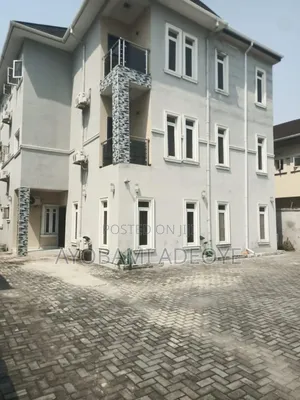 2bdrm Block of Flats in Admiralty, Lekki Phase 1 for rent