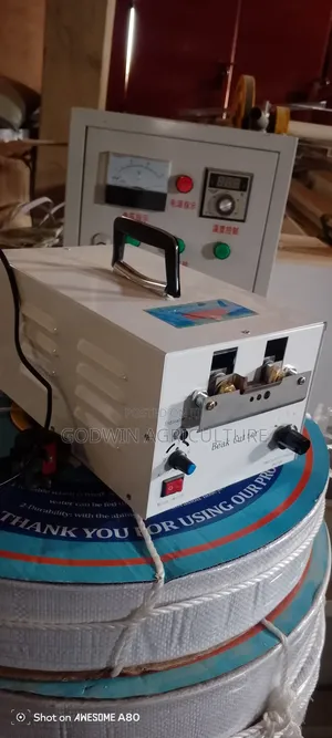 Quality Debeaker Machine With Counter