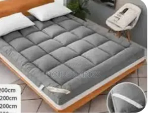 De Grey Mattress Topper