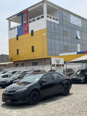 Toyota Corolla LE (1.8L 4cyl 2A) 2018 Black