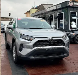 Toyota RAV4 LE AWD 2024 Silver