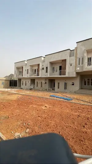3bdrm Block of Flats in Lugbe District for sale