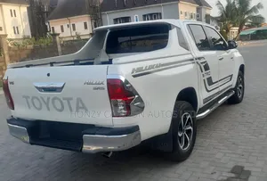Toyota Hilux Revo Double Cab Petrol 2.7 AWD 2019 White
