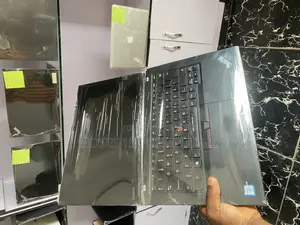 New Laptop Lenovo 8GB Intel Core i5 SSD 256GB