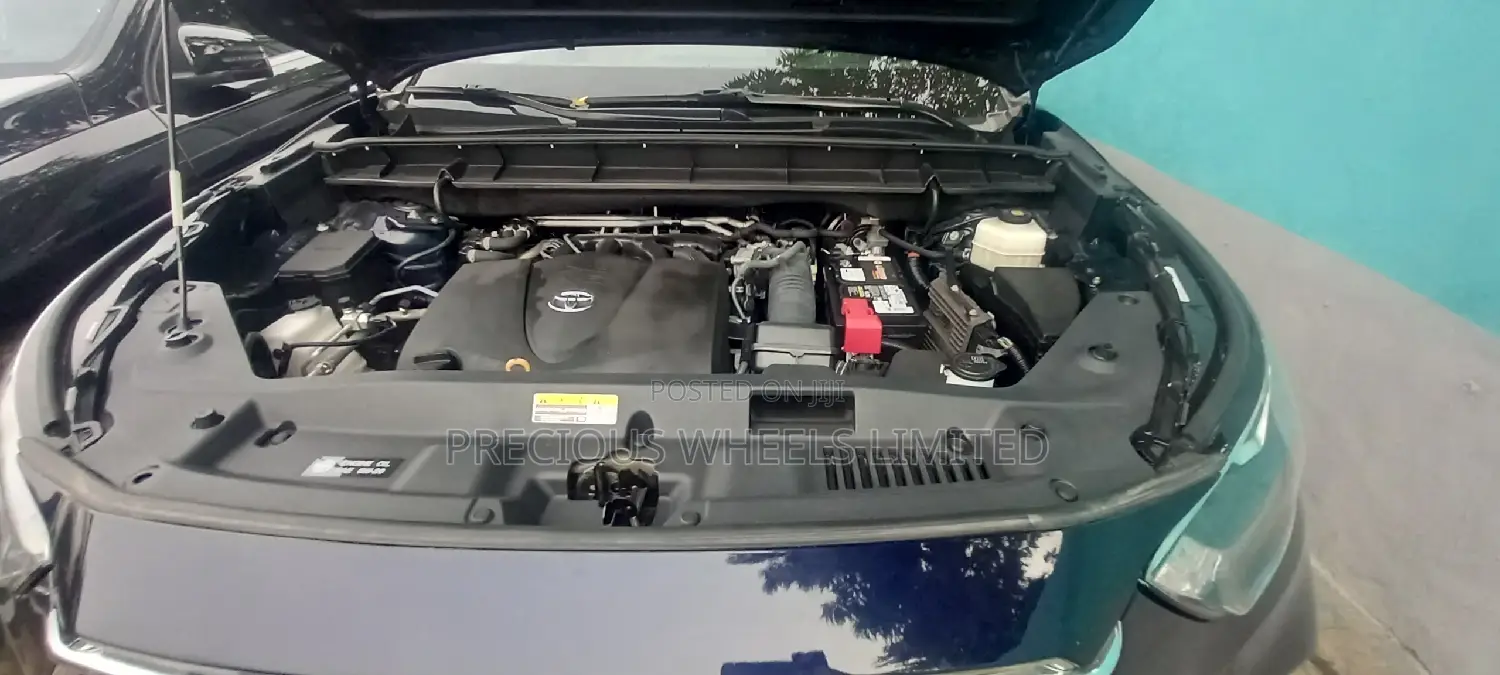 Toyota Highlander 2022 Blue