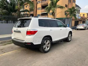 Toyota Highlander Limited 3.5l 4WD 2013 White