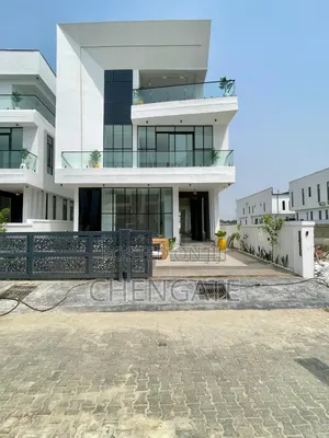 5bdrm Duplex in Chevron for sale