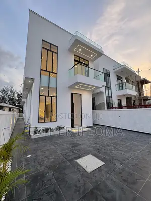 5bdrm Duplex in An Estate In Ikota for sale