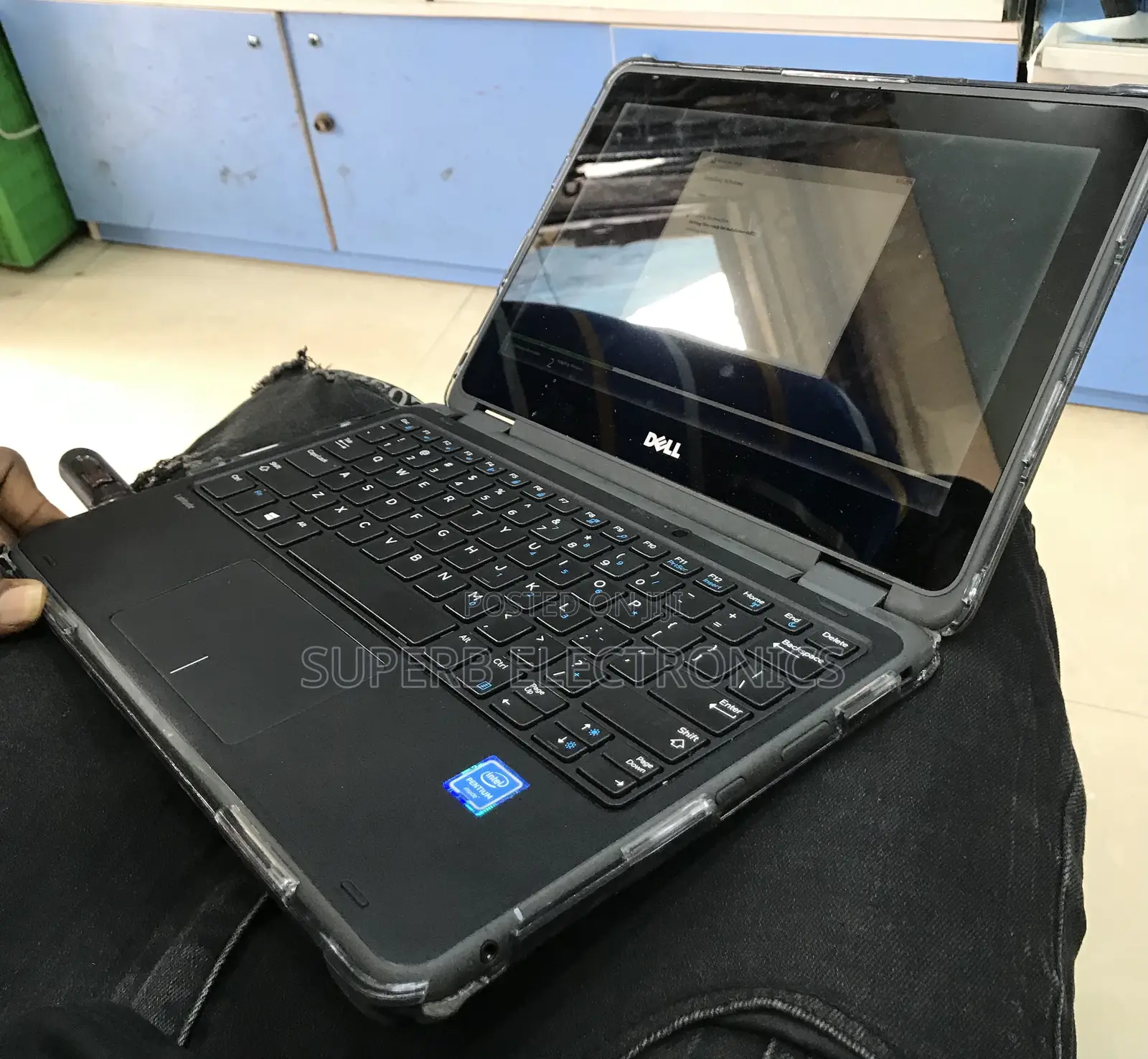 Laptop Dell Latitude 3189 4GB Intel Core M3 SSD 128GB