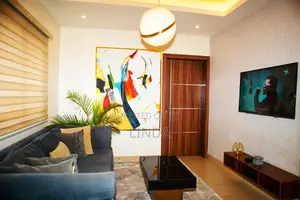 Cozy 1br in Ikoyi - Fast Wi-Fi Mini Workspace
