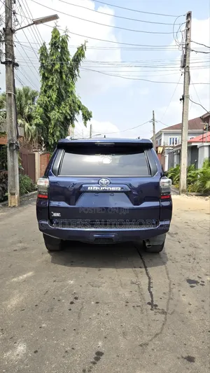 Toyota 4-Runner SR5 4dr SUV 4WD (4.0L 6cyl 5A) 2015 Blue