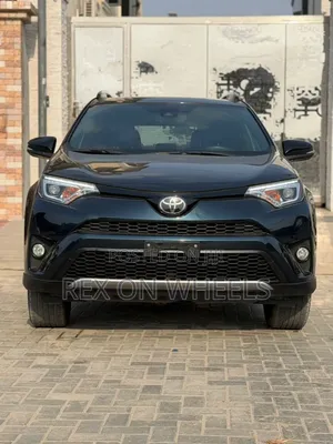 Toyota RAV4 SE AWD (2.5L 4cyl 6A) 2017 Green
