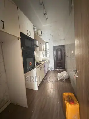 3bdrm Townhouse / Terrace in Ikota for rent