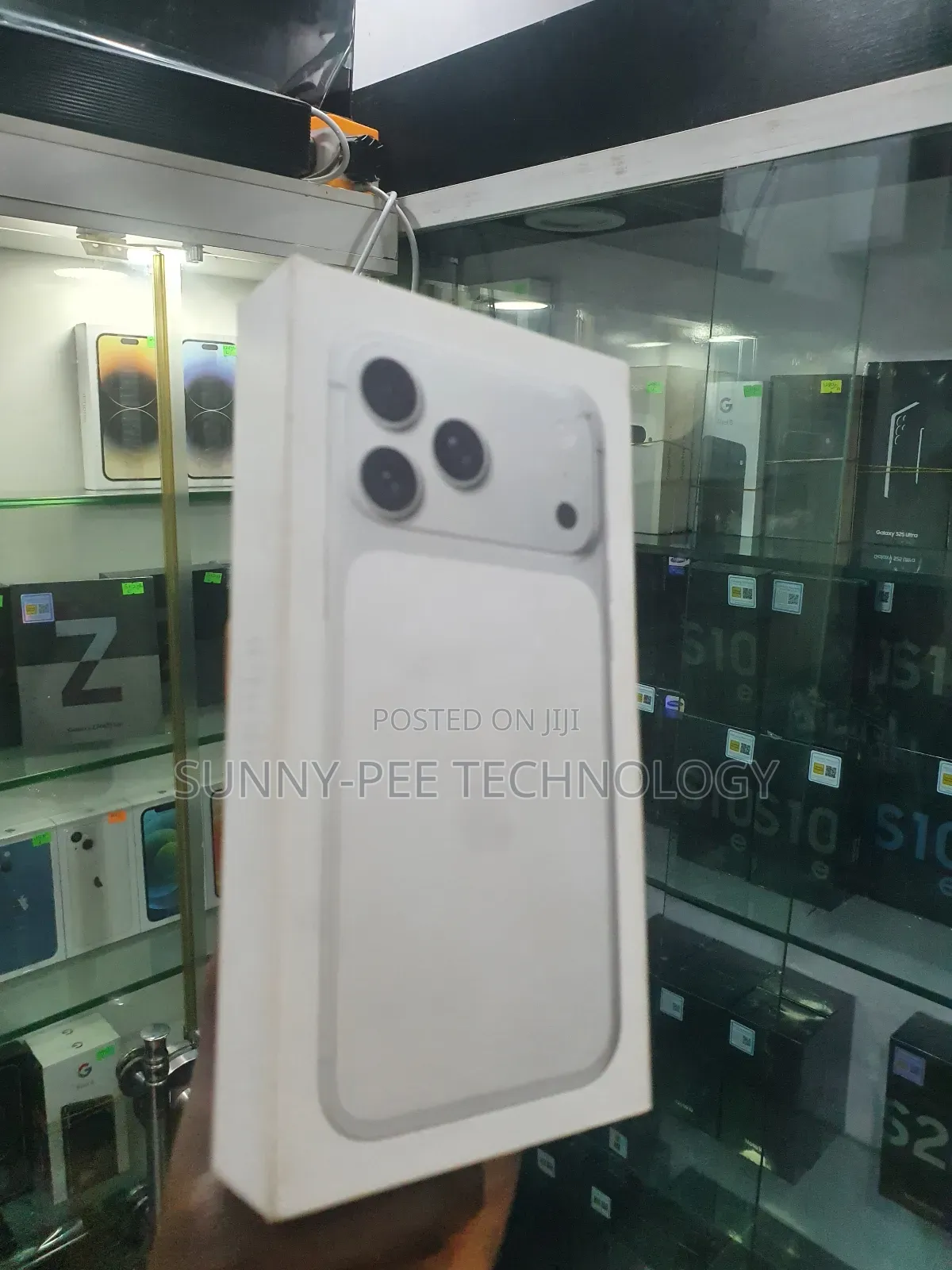 New Apple iPhone 17 Pro Max 256 GB White
